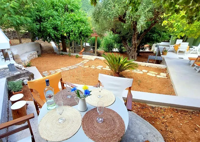 Semesterbostad Eftychia House *