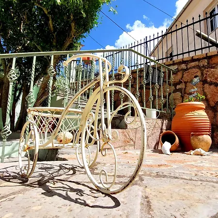 Дом отдыха Eftychia House