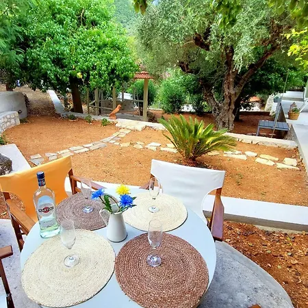 Дом отдыха Eftychia House *